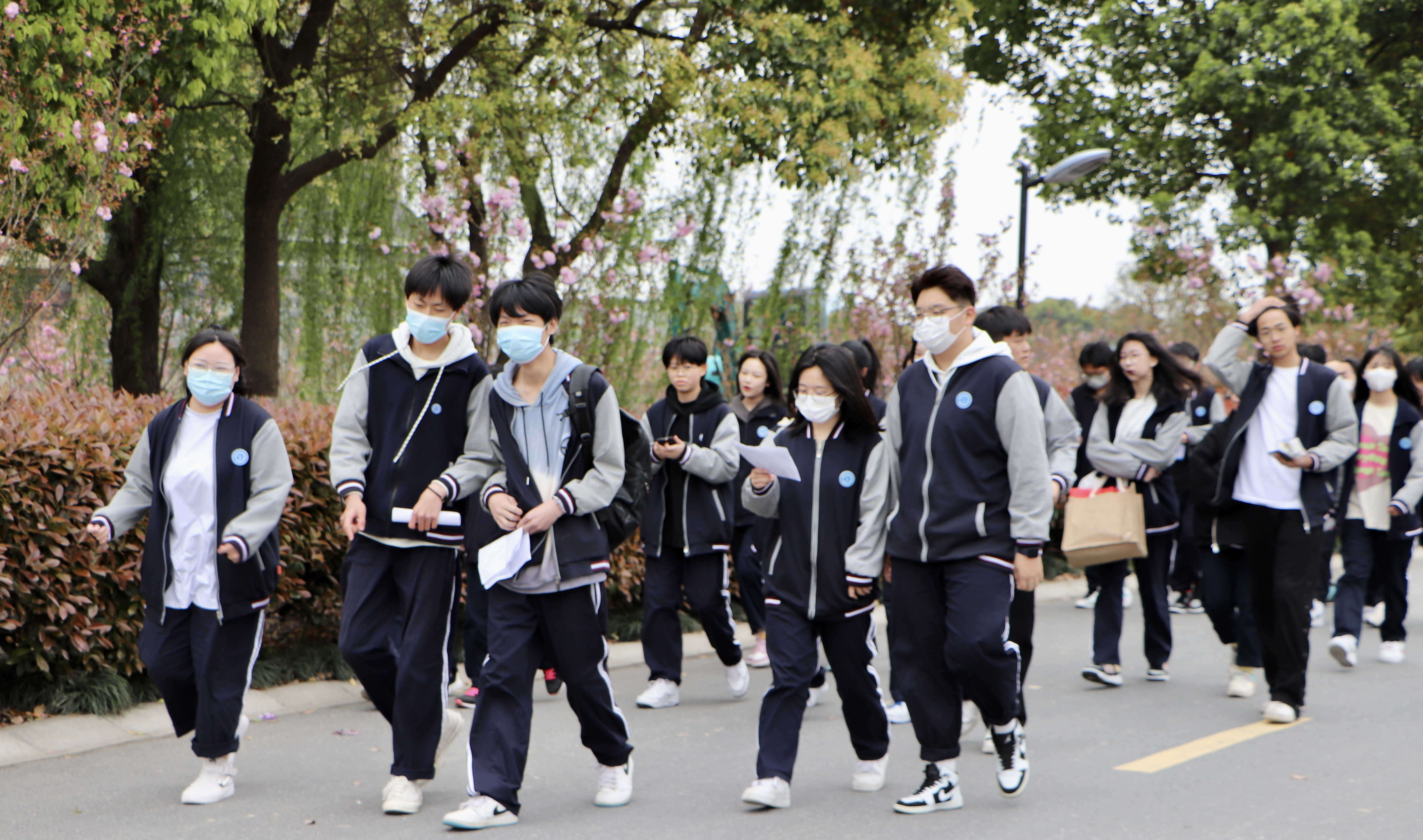 塘栖校区同学烈士展览馆参观